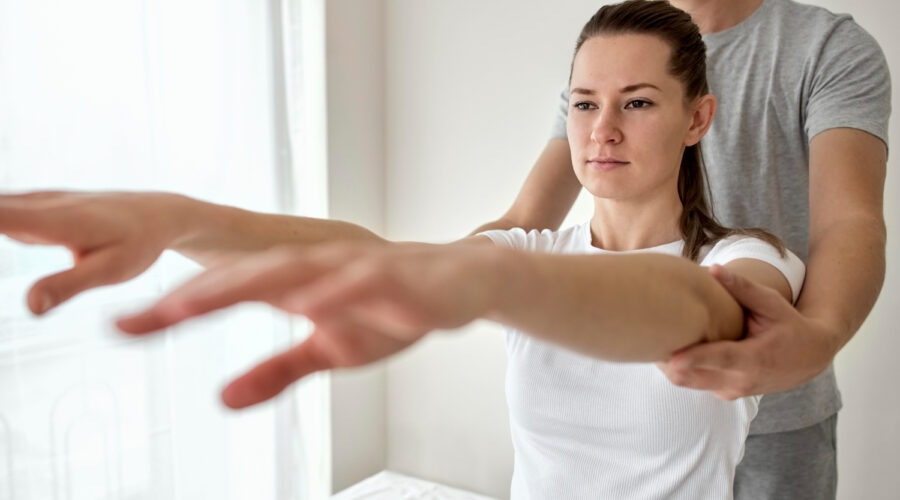 Le test musculaire en kinésiologie : comment votre corps « parle » pour vous ?