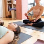 Yoga thérapeutique (ou Yoga-thérapie) : quand le yoga devient un véritable soin