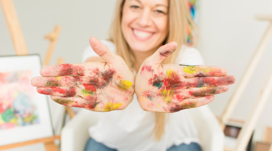 Qu’est-ce que l’art-thérapie ? (Définition, et pourquoi il n’y a pas besoin de « savoir dessiner »)